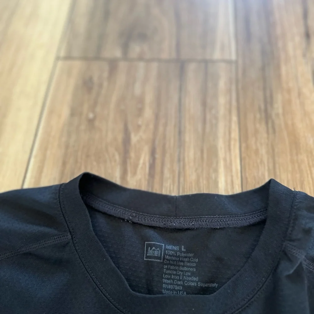 REI men’s Black Long Sleeve shirt size large - Picture 3 of 4